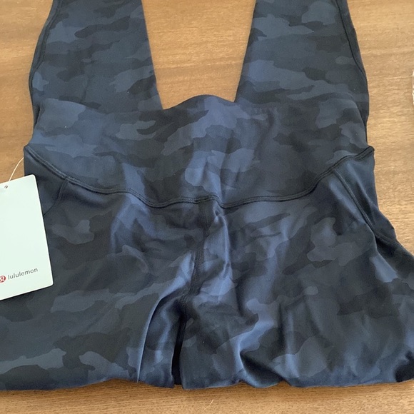 🆕 Lululemon Base Pace HR Tight 25” 🆕 - Picture 8 of 9